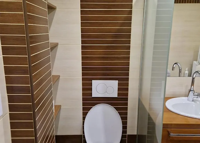 Free Parking, Old Town Cozy Near Train Stat