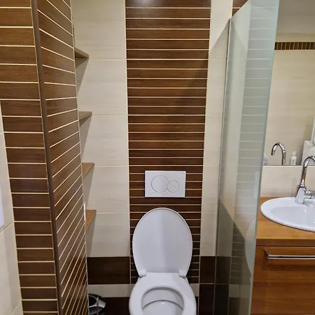 Free Parking, Old Town Cozy Near Train Stat