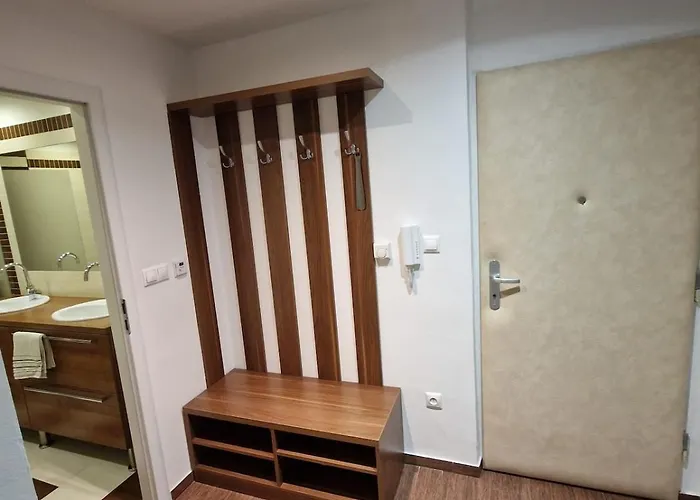 Free Parking, Old Town Cozy Near Train Stat